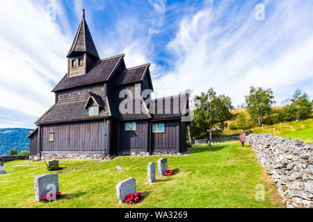 Urnes Stabkirche in Ornes entlang Lustrafjorden in Sogn und Fjordane County in Norwegen. Stockfoto