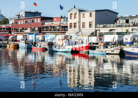 Alten Strom Warnemünde Hafen, Rostock Deutschland Stockfoto