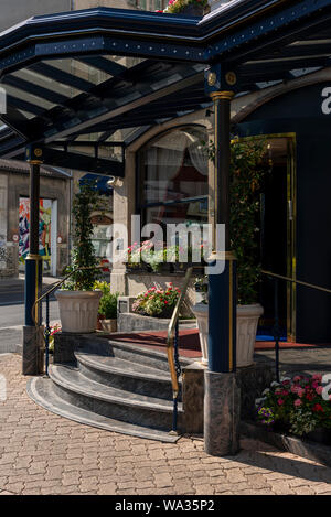 Genf, Schweiz - Juli, 08, 2019: Fassade der Gebäude des Hotel Le Montbrilliant. Das Hotel Le Montbrilliant ist ein 4-Sterne Hotel, in der Nähe von ADR Stockfoto