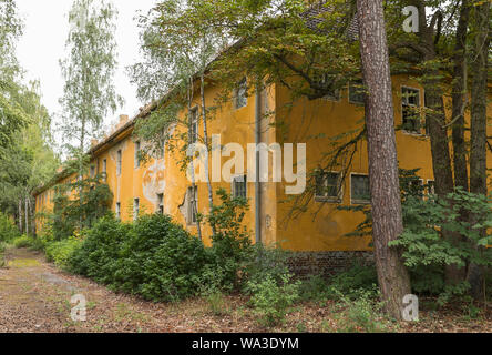 Ehemalige historische Kaserne, für die Deutsche Armee errichtet, von der russischen Armee im Jahr 1994 in Deutschland aufgegeben Stockfoto