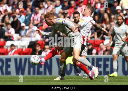 Sunderland, Großbritannien. 17 Aug, 2019. SUNDERLAND, ENGLAND AUG 17. Während der Sky Bet Liga 1 Übereinstimmung zwischen Sunderland und Portsmouth im Stadion des Lichts, Sunderland am Samstag, den 17. August 2019. Nur die redaktionelle Nutzung, eine Lizenz für die gewerbliche Nutzung erforderlich. Foto darf nur für Zeitung und/oder Zeitschrift redaktionelle Zwecke verwendet werden. (Credit: Steven Hadlow | MI Nachrichten) Credit: MI Nachrichten & Sport/Alamy leben Nachrichten Stockfoto