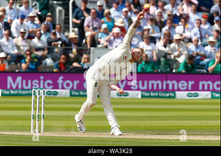 London, Großbritannien. 17 Aug, 2019. LONDON, ENGLAND. 17. AUGUST: Ben schürt in England während der Wiedergabe am 4. Tag der zweiten Asche Grille Test Match zwischen England und Australien auf dem Lord's Cricket Ground in London, England am August 17, 2019 Quelle: Aktion Foto Sport/Alamy leben Nachrichten Stockfoto