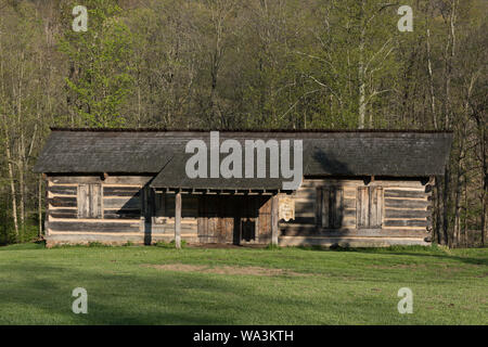 Schmiede außerhalb des rekonstruierten Festung in prickett's Fort State Park, einem 22-Morgen-West Virginia State Park nördlich von Fairmont, in der Nähe des Zusammenfluss von prickett's Creek und der Monongahela River Stockfoto