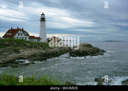 Portland Head Light mit Gras im Vordergrund Stockfoto