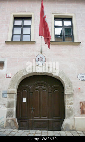 Botschaft des Souveränen Orden des Heiligen Johannes von Jerusalem, von Rhodos und von Malta in der antiken Stadt Bratislava, Slowakei Stockfoto