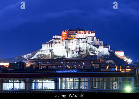 Der Potala Palast Nacht Stockfoto