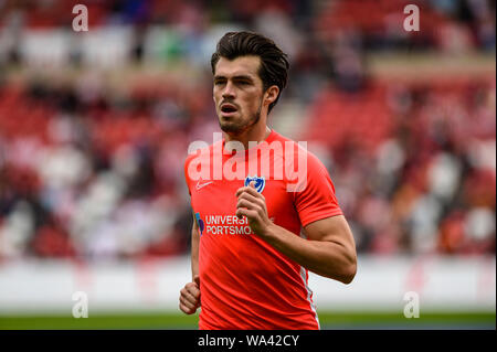 Sunderland, Großbritannien. 17 Aug, 2019. SUNDERLAND, ENGLAND AUG 17. John Marquis von Portsmouth während der Sky Bet Liga 1 Übereinstimmung zwischen Sunderland und Portsmouth im Stadion des Lichts, Sunderland am Samstag, den 17. August 2019. (Credit: Iam Brennen | MI Nachrichten) Credit: MI Nachrichten & Sport/Alamy leben Nachrichten Stockfoto