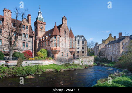 Auch Gericht und anderen historischen schottischen Gebäude und Architektur im Dean Village durch die Gewässer von Leith in Edinburgh, Schottland Stockfoto