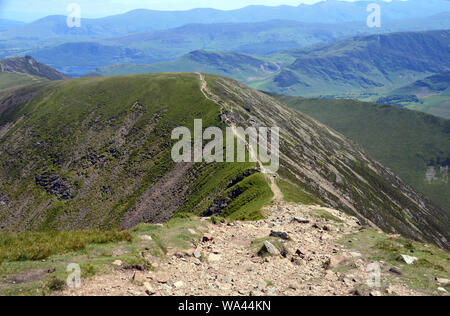 Die Wainwright Segeln vom Pfad Aal Crag' Crag Hügel' im Nationalpark Lake District, Cumbria, England, UK. Stockfoto