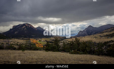 Am Nachmittag Gewitter über den Chief Joseph Scenic Byway, Wyoming, USA verschieben Stockfoto