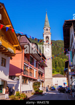 Kirche von San Lorenzo, Pinzolo, Italien Stockfoto