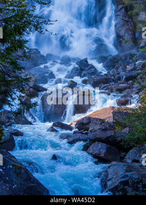 Nardis Laris Wasserfälle, Naturpark Adamello Brenta, Südtirol, Dolomiten, Italien Stockfoto