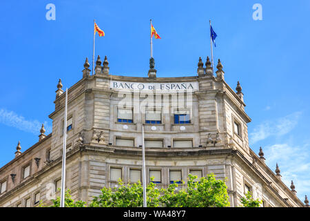 Die Außenfassade des Edificio Banco de Espana Gebäude an der Plaça de Catalunya, Barcelona, Katalonien, Spanien Stockfoto