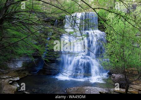 Wasserfälle auf den Apenninen Bergkette Italien Stockfoto