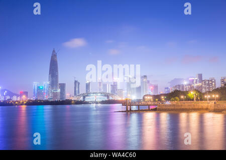 Shenzhen Bay houhai Nachts ist die Gegend Stockfoto