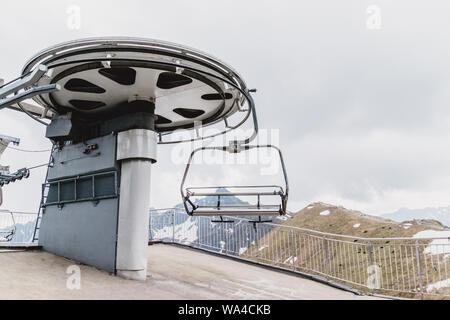 Der polnischen Tatra, Polen, 12. Juni 2019: Beginn der Weg Kabine der Seilbahn auf Kasprowy Wierch. Ski Sessellift in Zakopane ski resort in Tatra Stockfoto