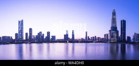 Shenzhen Nanshan houhai Nachts ist die Gegend Stockfoto