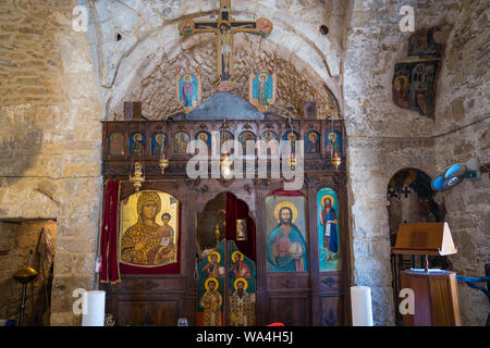 Panagia Odigitria (Jungfrau Maria) ist eine große östliche Orthodoxe Kirche in Kouklia Village, Paphos, Zypern Insel, im 12. Jahrhundert erbaut. Stockfoto