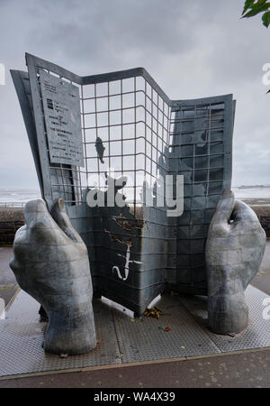 Skulptur markiert den Beginn des South West Coast Path in MInehead, Someset Stockfoto