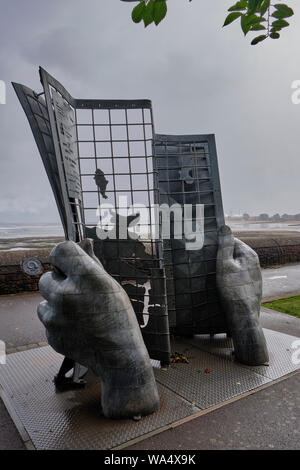 Skulptur markiert den Beginn des South West Coast Path in MInehead, Someset Stockfoto