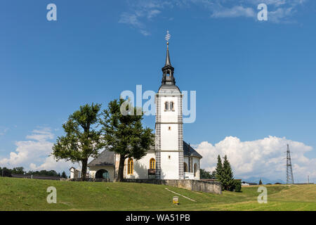 Kirche St. Johannes der Täufer (Cerkev Sv. Janeza Krstnika) in Suha in der Nähe von Skofja Loka, Slowenien Stockfoto