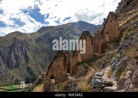 Ruinen von Ollantaytambo: Ruinen von weitgehend religiöse Bedeutung, den letzten und größten defensiven Strukturen der Inka Zeit, das Heilige Tal der Inkas Stockfoto