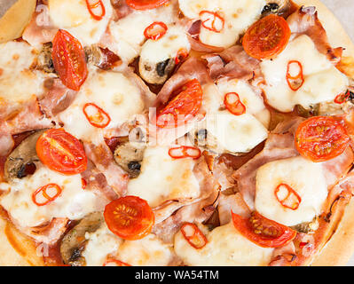 Hausgemachte Pizza Nahaufnahme, wie Hintergrund Stockfoto