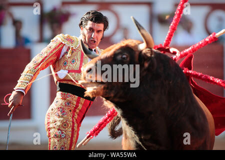 Samstag, August 17, Gijón, nördlichen Spanien Stierkampf. Toros von José VÁZQUEZ für Morante de la Puebla, Julián López "El Juli" und Pablo Aguado. In der Stierkampfarena der Bibio, Torero Morante de la Puebla credito Alamy/Aurelio Flórez Stockfoto