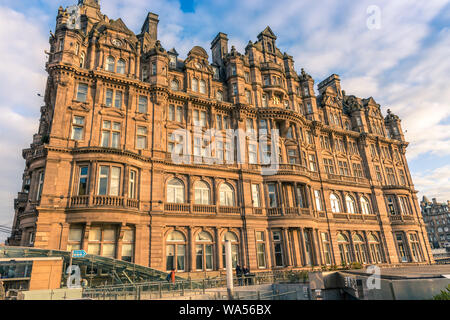 Das Balmoral Hotel ein 5-Sterne Luxushotel im Herzen von Edinburgh, neben dem Eingang zur Waverley Station, Schottland Großbritannien Stockfoto