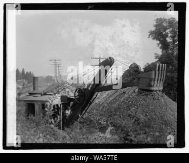 Graben neue Wasserleitung, (10-3-22) Stockfoto