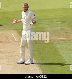 LONDON, ENGLAND. 17. AUGUST 2019: Ben schürt in England während der zweiten Specsavers Asche Test übereinstimmen, an den Lords Cricket Ground, London, England. Stockfoto