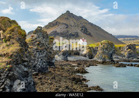 Rocky Einlass bei Arnarstapi, Island Stockfoto