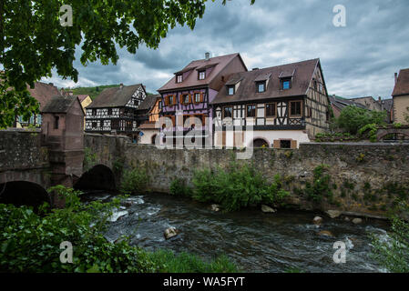 Kleines Dorf Kaysersberg im Elsass, Frankreich Stockfoto