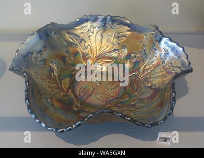 Teller, Fenton Art Glass Company, Williamstown, WV, 1906-1920, Glas Stockfoto