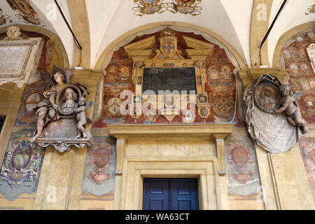 BOLOGNA, Italien - 22 Juli, 2019: Detail des Archiginnasio in Bologna Hof, ist eines der wichtigsten Gebäude in der Stadt Bologna. Stockfoto