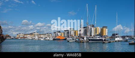 Panoramablick über Sovereign Harbour, Eastbourne, East Sussex, England, Großbritannien Stockfoto