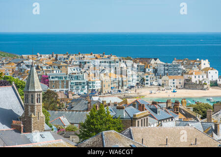 Erhöhten Blick auf den beliebten Badeort St. Ives, Cornwall, England, Vereinigtes Königreich, Europa Stockfoto