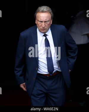 Cardiff City Manager Neil Warnock vor der den Himmel Wette Championship Match im Madejski Stadium, Lesen. Stockfoto