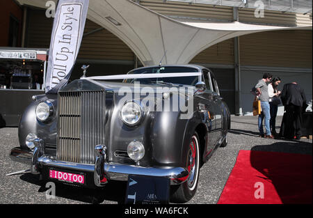 (190818) - Sydney, Aug 18, 2019 (Xinhua) - ein Rolls-Royce Hochzeit Auto ist während Sydney's jährliche Hochzeit Expo im Sydney Olympic Park in Sydney, Australien gesehen, am 12.08.18., 2019. (Xinhua / Bai Xuefei) Stockfoto