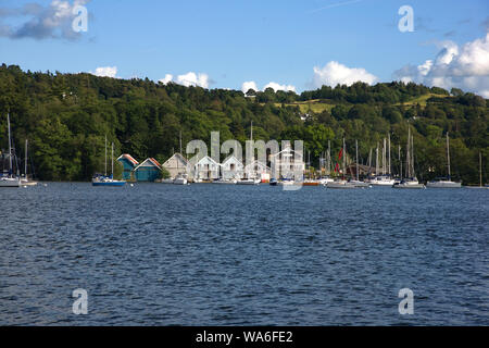 Blick auf Windermere auf und neben dem Wasser Stockfoto