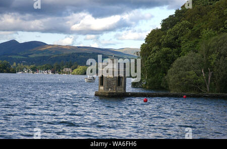 Blick auf Windermere auf und neben dem Wasser Stockfoto