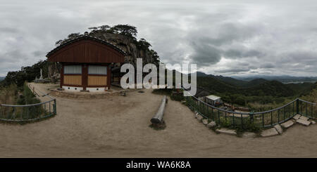 360 Grad Panorama Ansicht von JECHEON, SÜDKOREA 22. Mai 2019: 360 Grad voll nahtlose Sphärisches Panorama der Jeongbangsa Tempel. Jeongbangsa Tempel ist 460 Meter über s