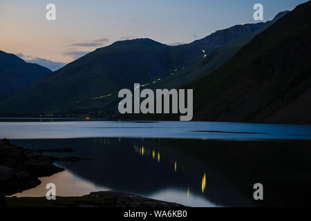 3 Peaks Herausforderer klettern Scafell Pike Stockfoto