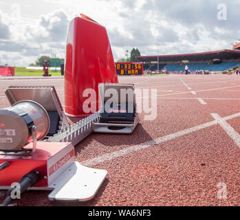 Birmingham, Großbritannien. 18. August 2019. Alexander Stadium, Birmingham, West Midlands, England; Diamond League Leichtathletik Muller Grand Prix; Allgemeine Ansicht eines Sprinters startblock vor dem Wettbewerb - redaktionelle Verwendung. Credit: Aktion Plus Sport Bilder/Alamy leben Nachrichten Stockfoto