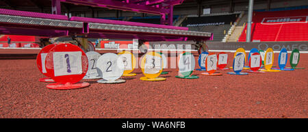 Birmingham, Großbritannien. 18. August 2019. Alexander Stadium, Birmingham, West Midlands, England; Diamond League Leichtathletik Muller Grand Prix, allgemeine Ansicht des Athleten werfen Marker während der Konkurrenz verwendet - redaktionelle Verwendung. Credit: Aktion Plus Sport Bilder/Alamy leben Nachrichten Stockfoto