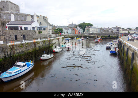 Castletown Hafen bei Ebbe, von der Insel Man Stockfoto