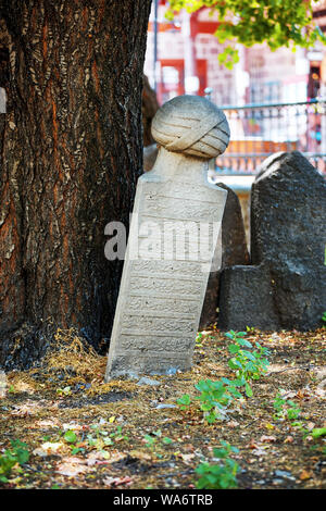 Historischen osmanischen Grabsteine auf einem Friedhof bei Hamamonu, Ankara, Türkei. Stockfoto