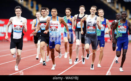 Irlands Mark English (ganz links) gewinnt den Männern 800 m vor den Großbritannien Elliot Giles (Mitte links) Während die Muller Grand Prix Birmingham im Alexander Stadium, Birmingham. Stockfoto