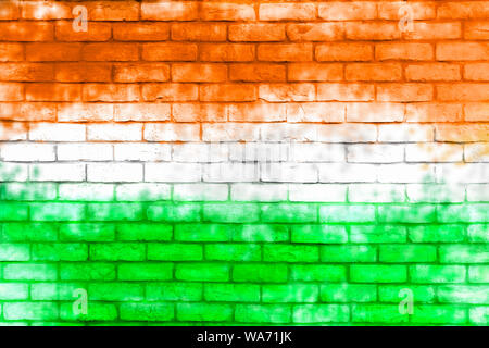 Bunte Mauer Hintergrund. Wände mit der Indien Flagge Farbe lackiert. Stockfoto