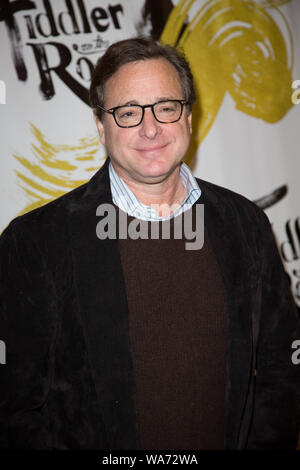 Bob Saget bei der Premiere von Fiddler on the Roof Am Broadway Stockfoto